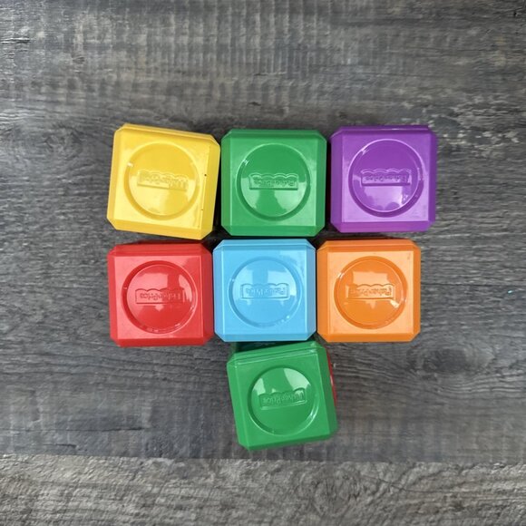 Fisher Price 7 Laugh & Learn First Words Sensory Play Blocks Baby Toy - Picture 2 of 6